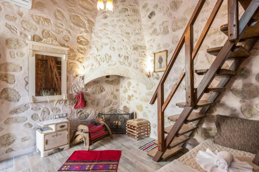 Khromonastírion Tholos Home מראה חיצוני תמונה